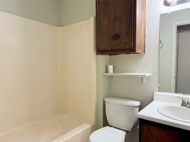 Building Photo - 705 Ruth Ct