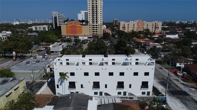 Building Photo - 3345 SW 22nd Terrace