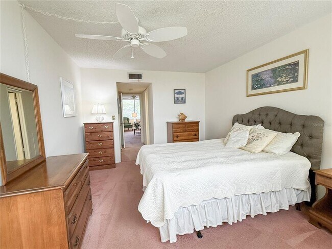 Building Photo - 4880 Locust St NE