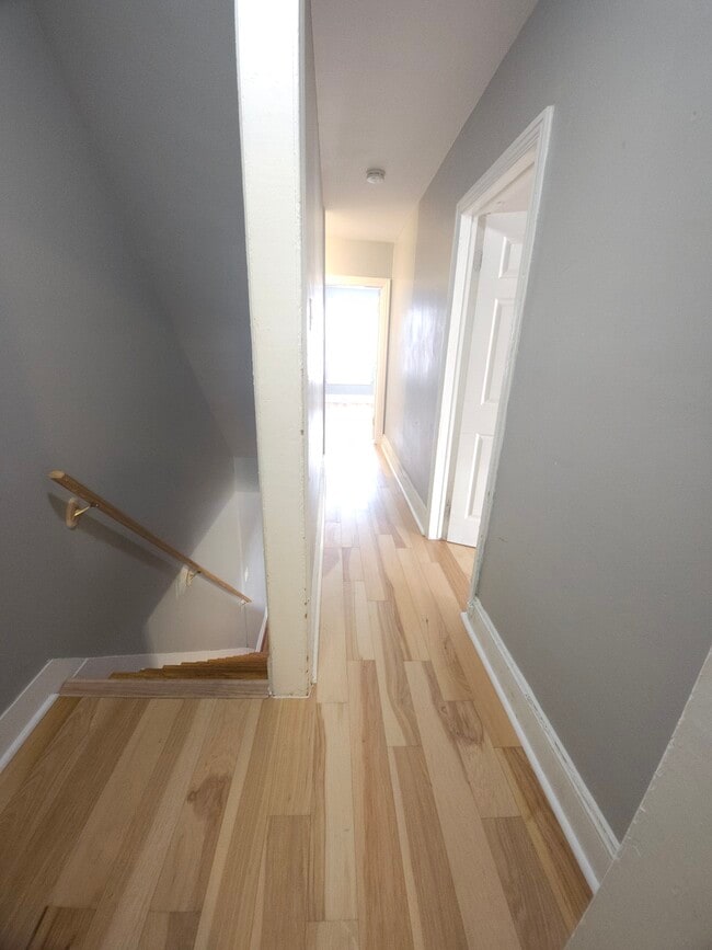 Building Photo - 214 Hermitage St