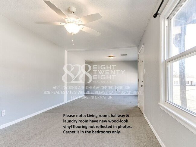 Building Photo - 3 Bed/1 Bath Single Family Home Available Now! Within 5 miles of TAFB!