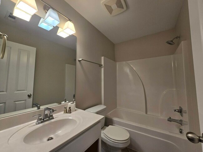 Building Photo - 405 Birr Dr