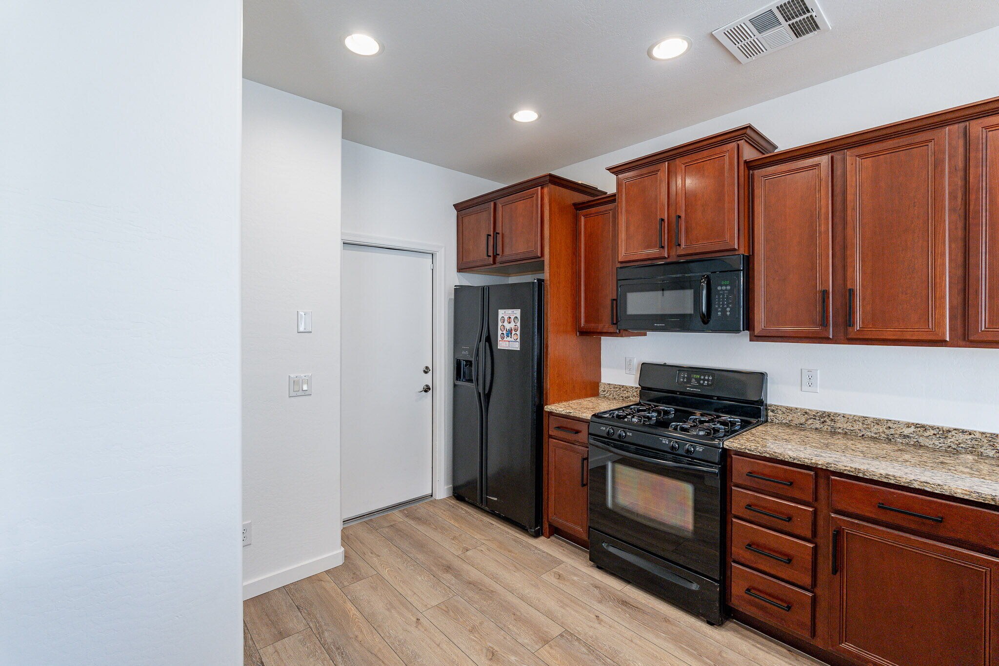 Building Photo - 2225 E Sunland Ave