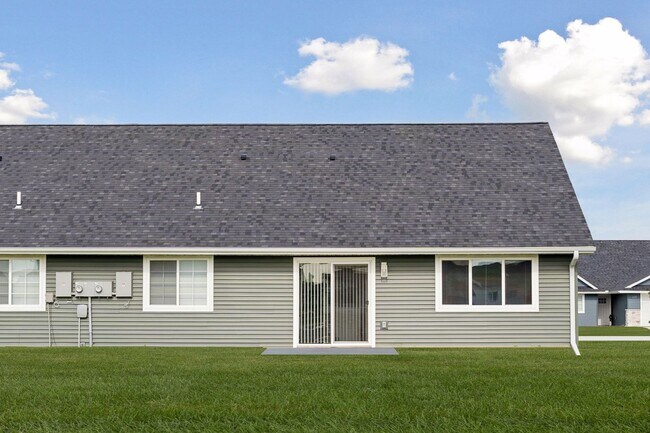 Building Photo - 3 Bedroom Twin Home With Extras