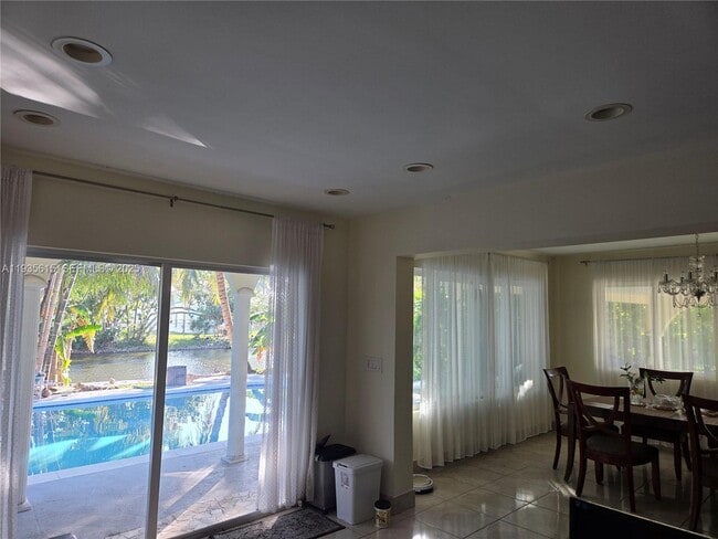 Building Photo - 301 SW 5th St