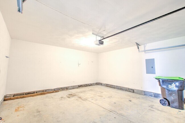 Building Photo - 1560 Wynd Crest Way