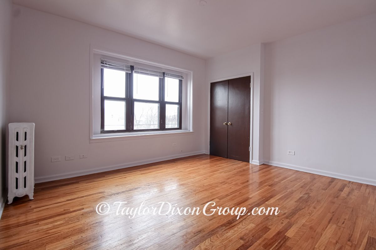 Building Photo - 4033 W Gladys Ave