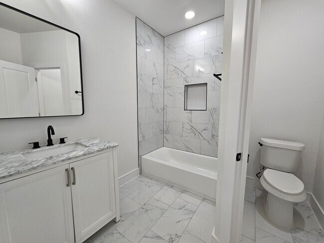 Building Photo - Available now ready for immediate move in ...