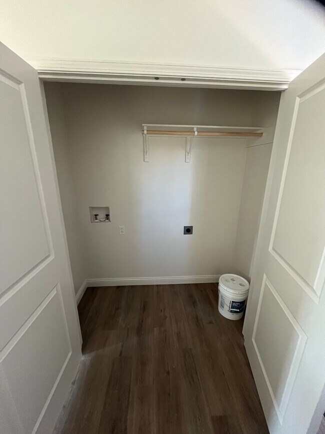 Building Photo - Newly Constructed Duplex