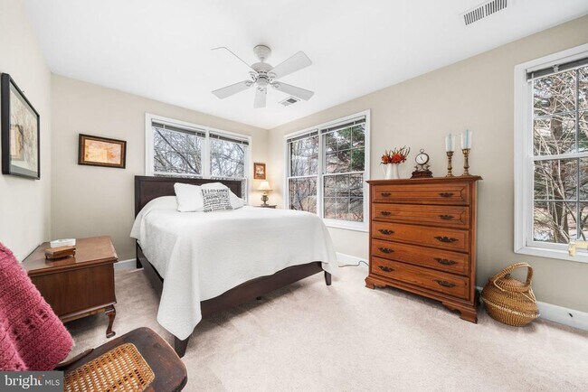 Building Photo - 4620 Knight Pl