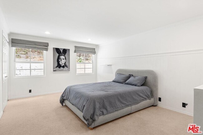 Building Photo - 4145 Sunswept Dr