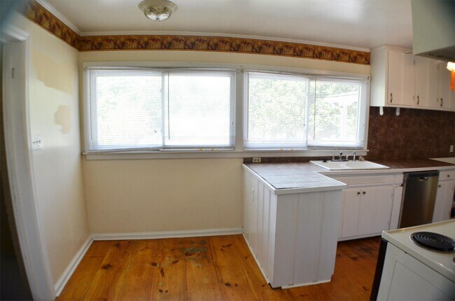 Building Photo - 3462 Biltmore Ave