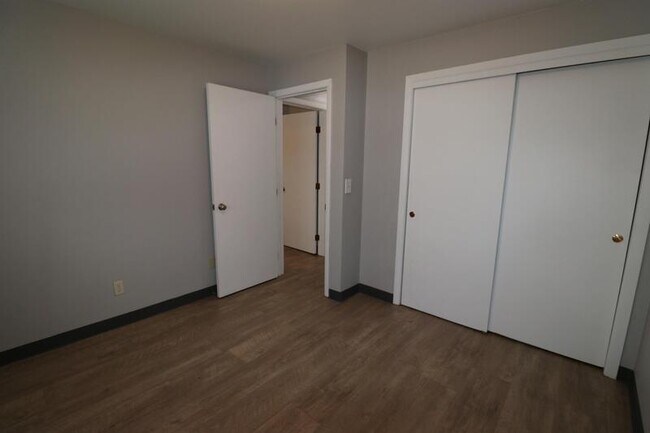 Building Photo - 1303 Morris Ave