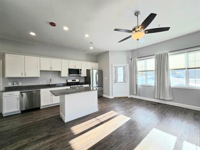 Building Photo - 2 Railroad Ave