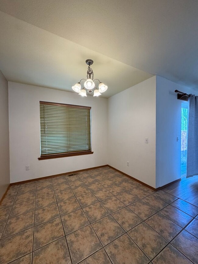Building Photo - Modern 3BR/2BA Rental with Large Kitchen & Living Room