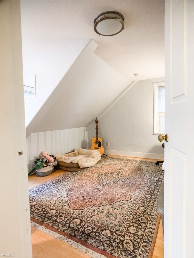 Building Photo - 306 Riverside Ave