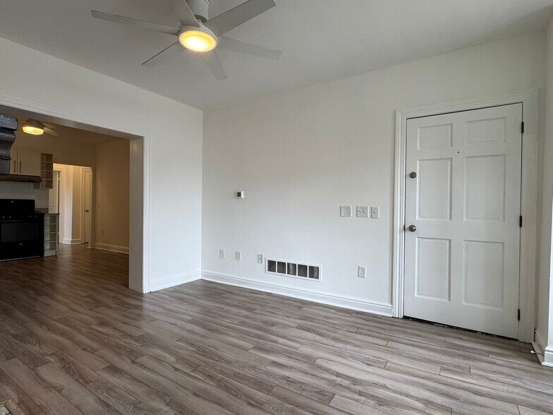 Building Photo - 5474 Black St