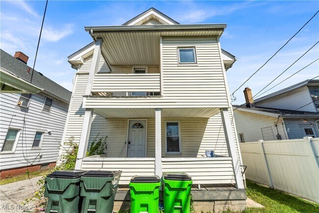 Building Photo - 10602 Langton Ave