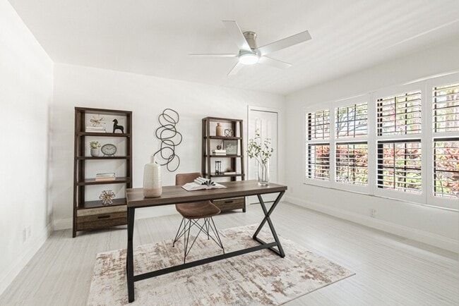 Building Photo - Newly Renovated 3 Bedroom Pool Home in Des...