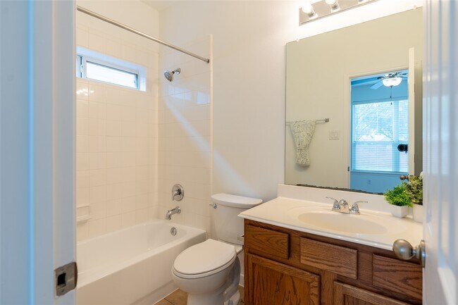 Building Photo - 2109 Auburn Shores Dr