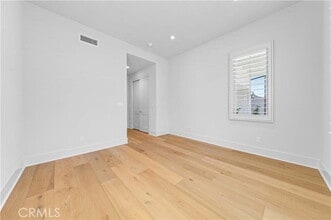 Building Photo - 233 Pinnacle