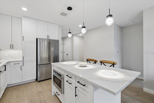 Building Photo - 18 Artisan Dr