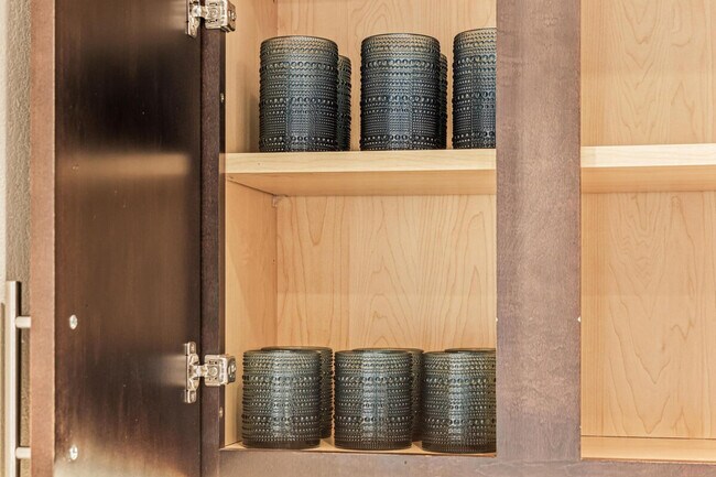 Building Photo - 606 N Washington Ave