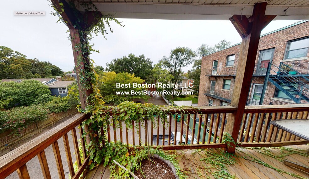 Building Photo - 63 Dana St