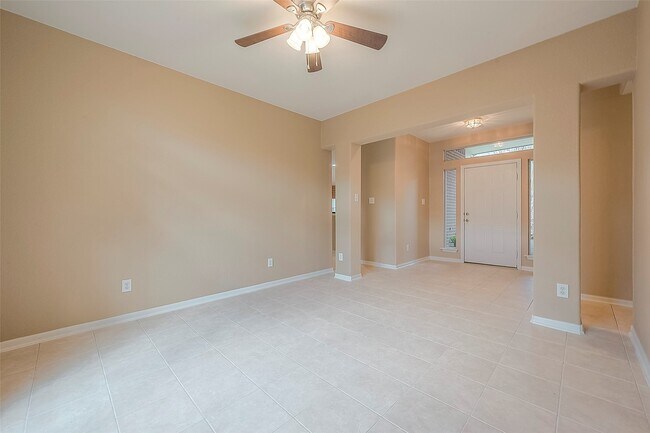 Building Photo - 134 E Foxbriar Forest Cir