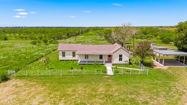 Building Photo - 14851 US Hwy 87