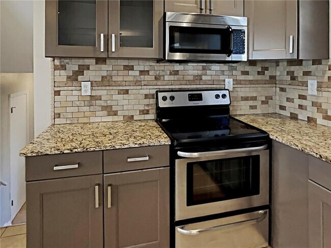 Building Photo - 3148 Thrasher Cir