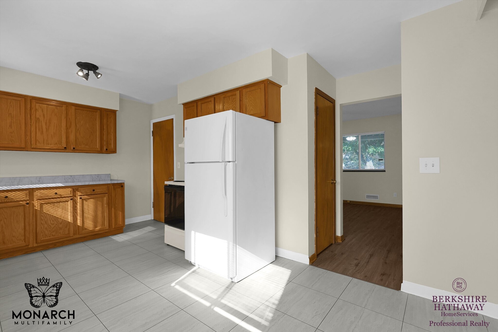 Building Photo - 673 Joyful St
