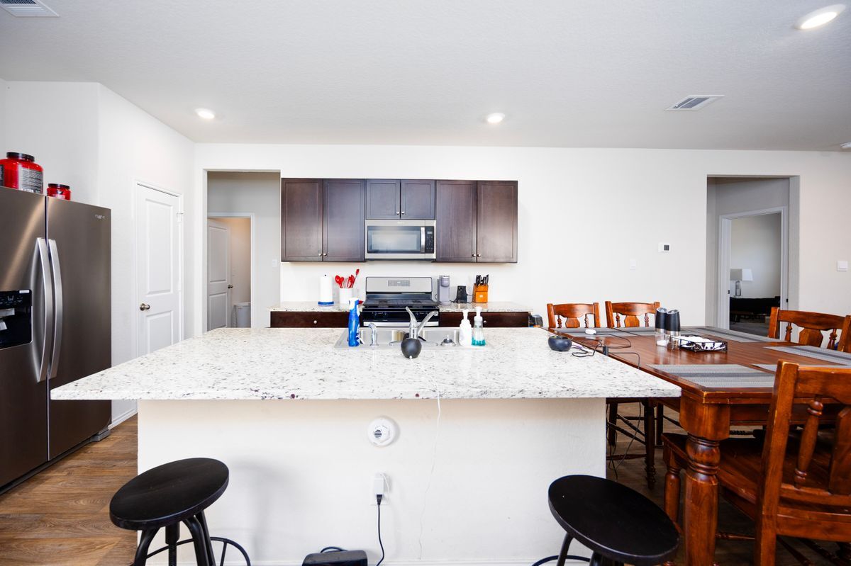 Building Photo - 4843 Vogesite