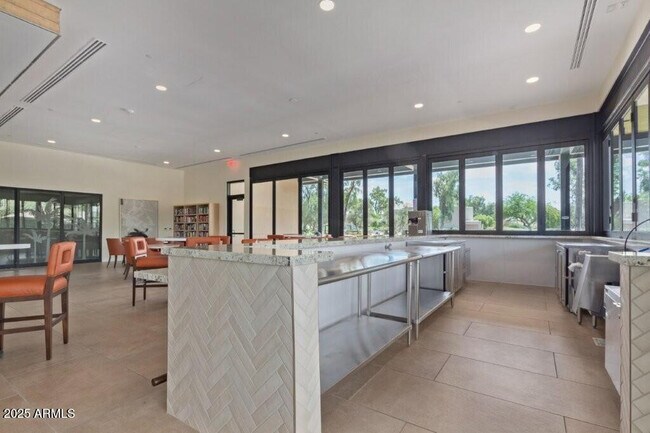 Building Photo - 7400 E Gainey Club Dr