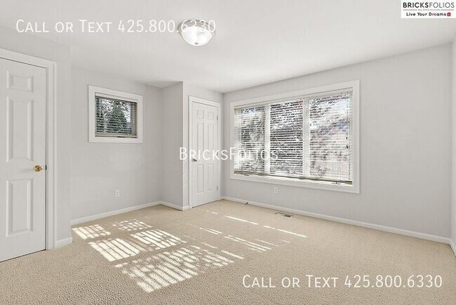 Building Photo - Luxurious 4-bedroom home in Sammamish with...