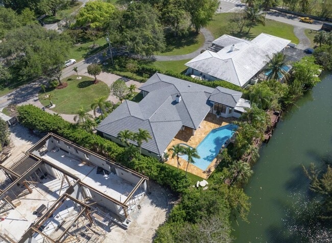 Building Photo - 5120 Carillo St