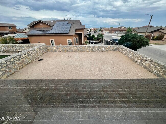 Building Photo - 14160 Lasso Rock Dr