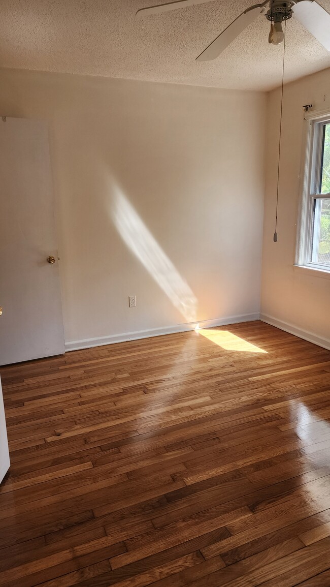 Building Photo - 110 May Ln