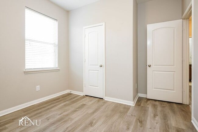 Building Photo - 6670 Charleston Dr