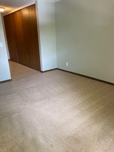 Building Photo - 1887 Silver Bell Rd