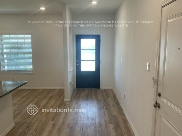 Building Photo - 502 Pecan Landing Ln