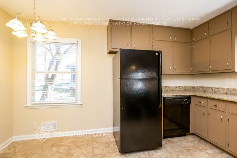 Building Photo - 1908 Englewood Way SW