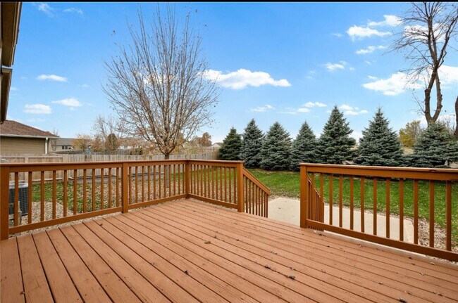 Porch/Deck - 2815 44th St
