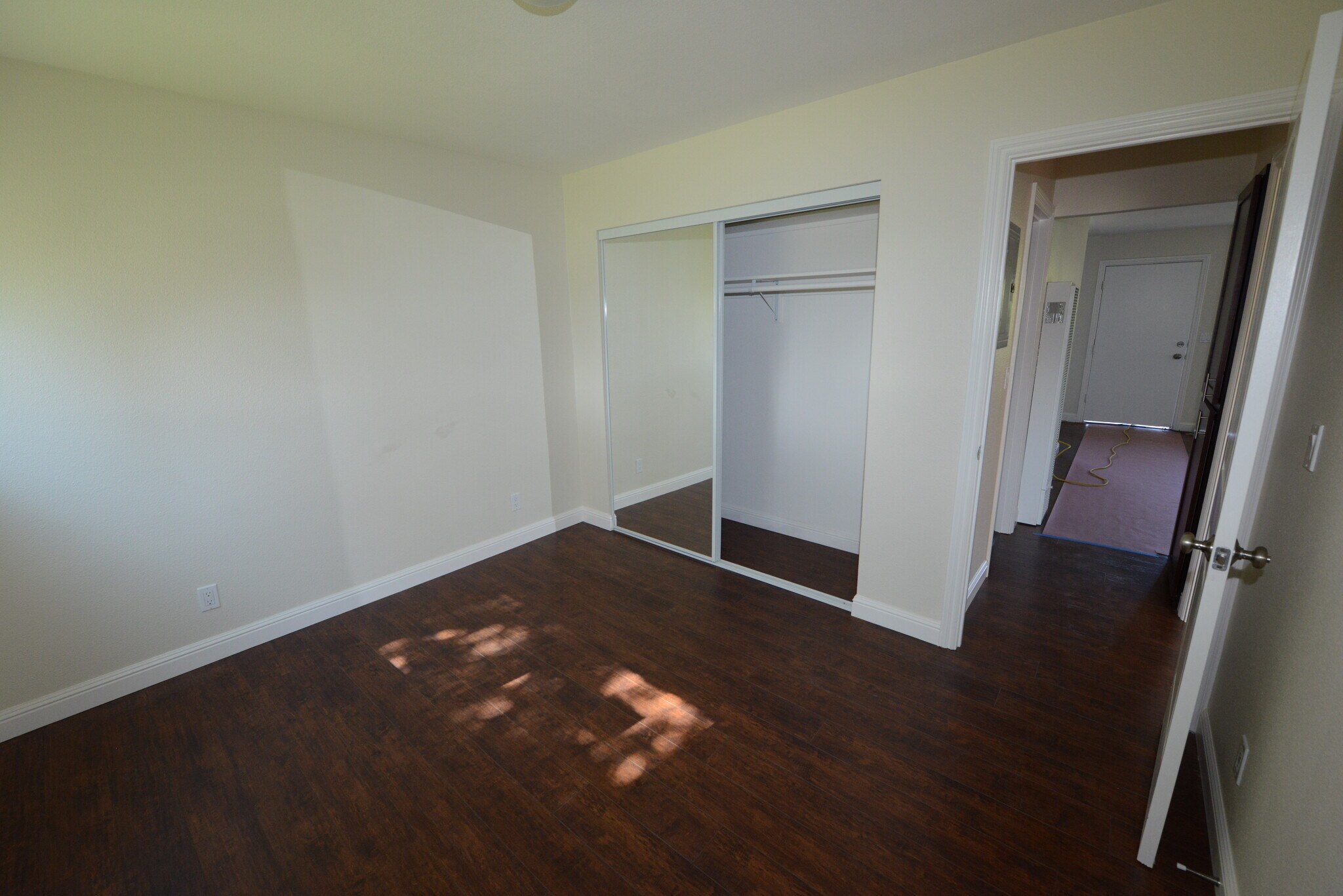 Building Photo - 21303 Oak St