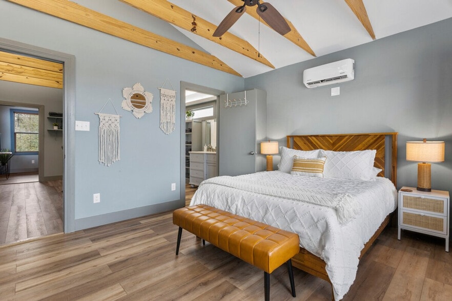 Building Photo - 304 Tide St