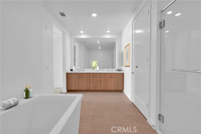 Building Photo - 3614 Rivington