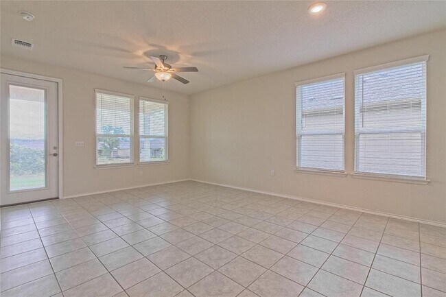 Building Photo - 608 Benton Ln