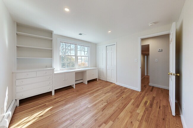 Building Photo - 88 5 Mile River Rd