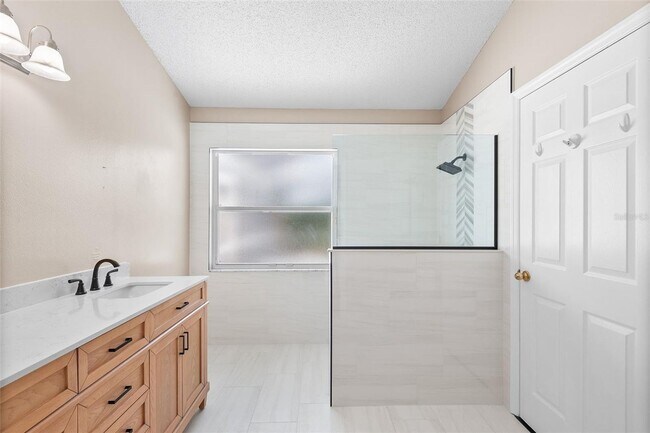 Building Photo - TAMPA HOME FOR RENT!