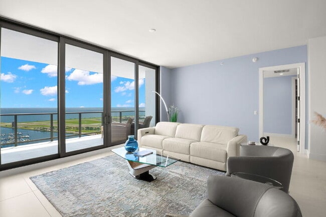 Building Photo - LUXURY Fully Furnished Condo in Saltaire For Rent!